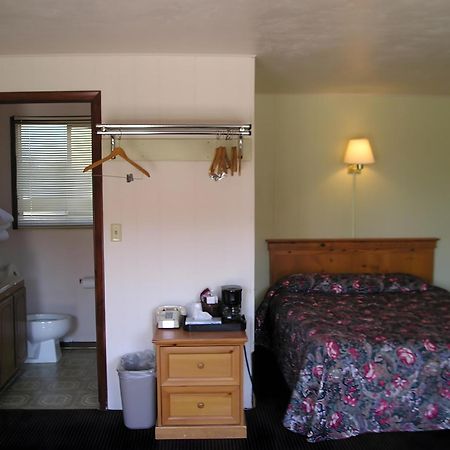 ווסט ילוסטון Yellowstone Country Inn מראה חיצוני תמונה