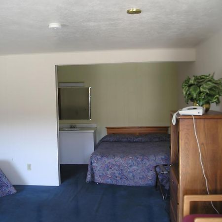 ווסט ילוסטון Yellowstone Country Inn מראה חיצוני תמונה