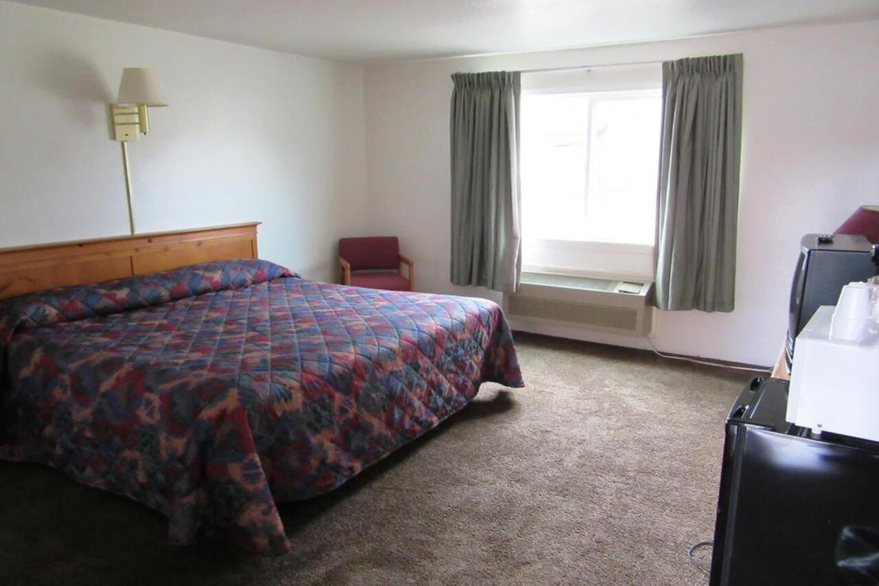 ווסט ילוסטון Yellowstone Country Inn מראה חיצוני תמונה