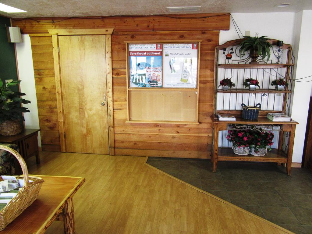 ווסט ילוסטון Yellowstone Country Inn מראה חיצוני תמונה