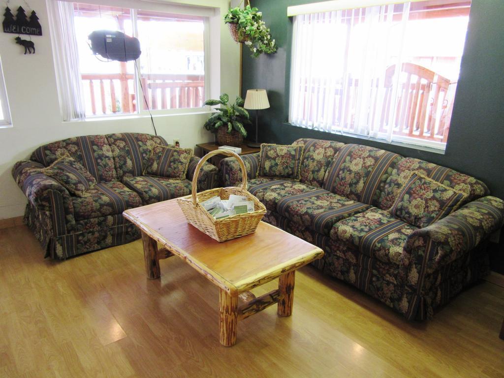 ווסט ילוסטון Yellowstone Country Inn מראה חיצוני תמונה