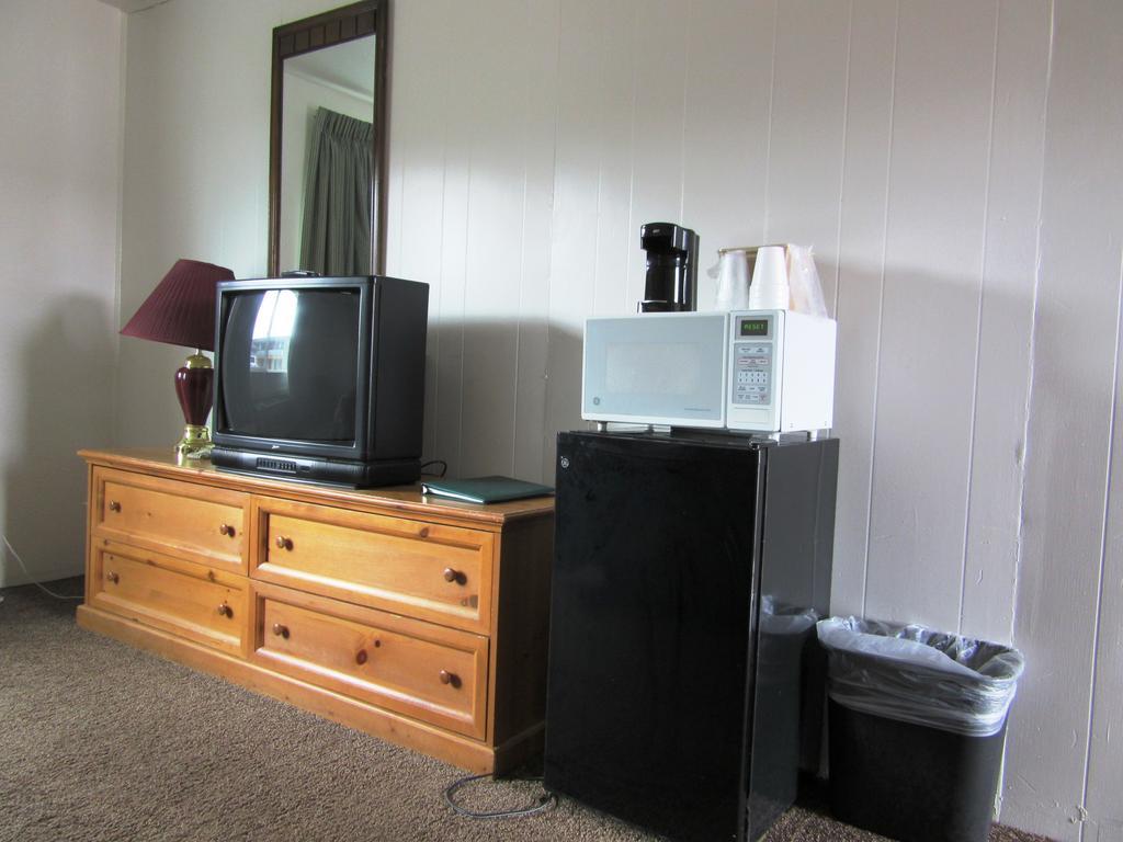 ווסט ילוסטון Yellowstone Country Inn חדר תמונה