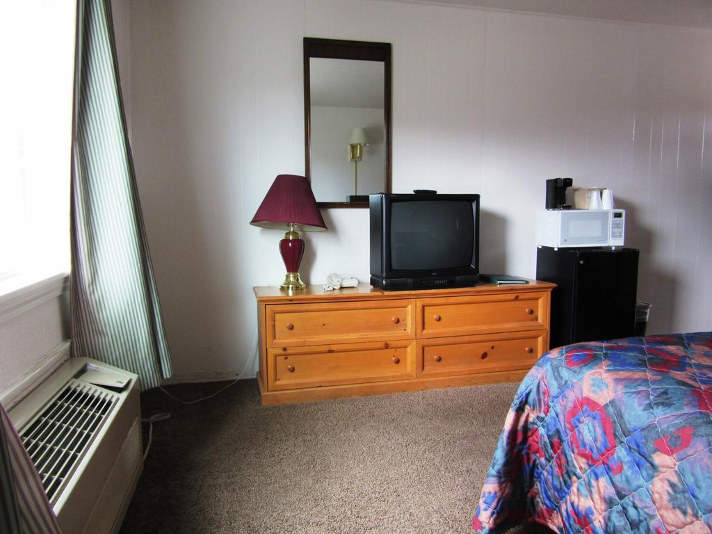 ווסט ילוסטון Yellowstone Country Inn חדר תמונה