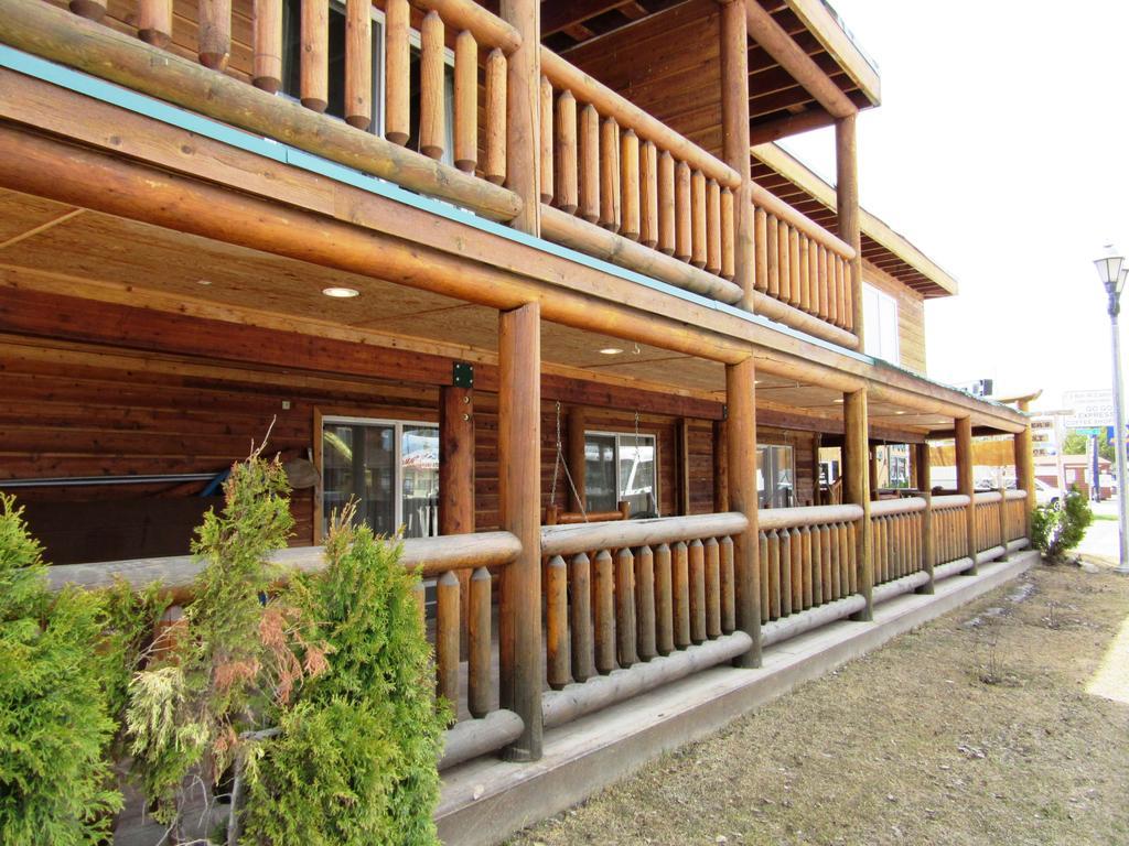 ווסט ילוסטון Yellowstone Country Inn מראה חיצוני תמונה