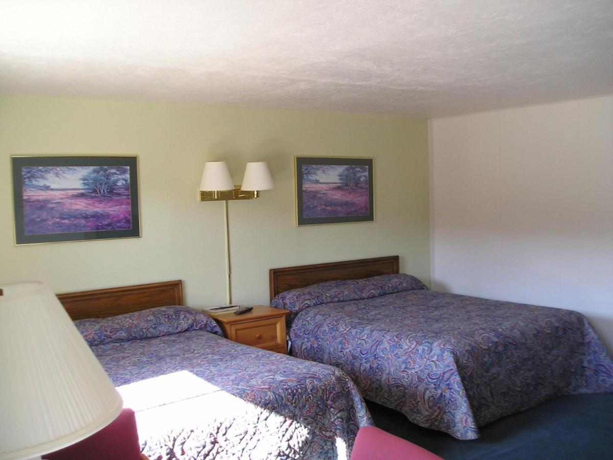 ווסט ילוסטון Yellowstone Country Inn חדר תמונה