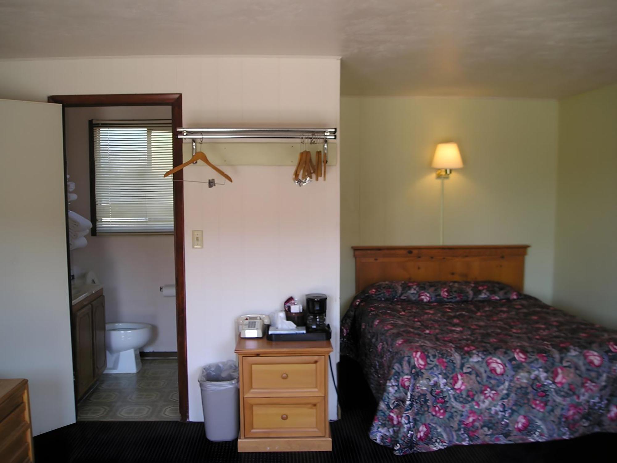 ווסט ילוסטון Yellowstone Country Inn מראה חיצוני תמונה